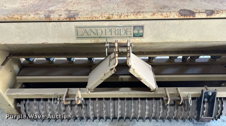 image for item EQ6566 1997 Land Pride PS1572 seeder