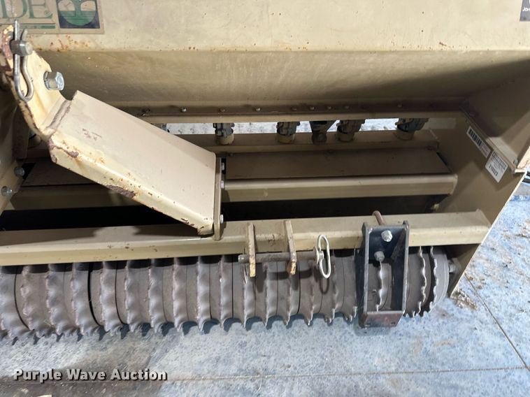 image for item EQ6566 1997 Land Pride PS1572 seeder