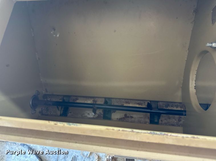 image for item EQ6566 1997 Land Pride PS1572 seeder