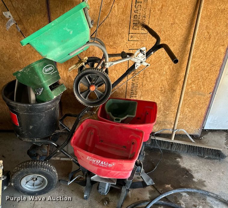 image for item EQ6566 1997 Land Pride PS1572 seeder