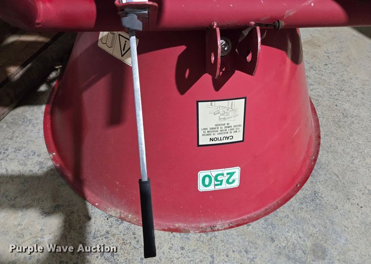 image for item EQ6566 1997 Land Pride PS1572 seeder