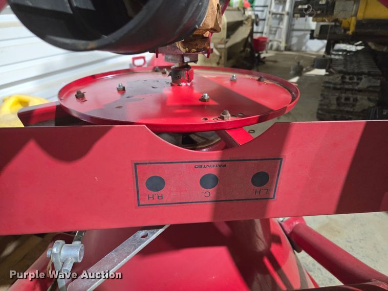 image for item EQ6566 1997 Land Pride PS1572 seeder