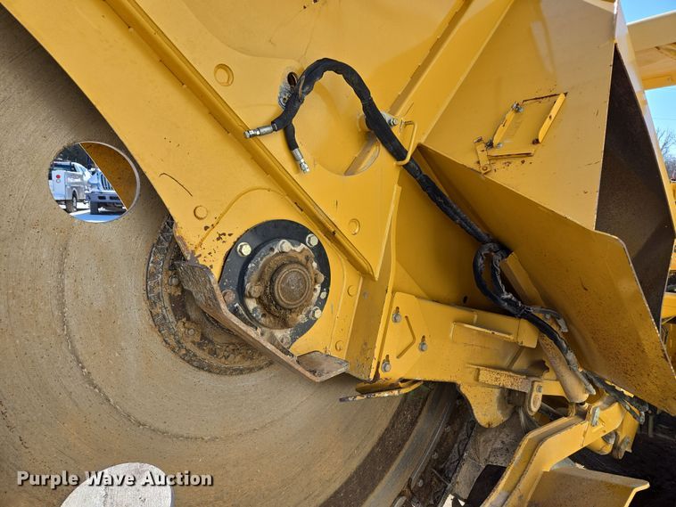 image for item EQ6567 2015 Vermeer RTX1250 rock saw