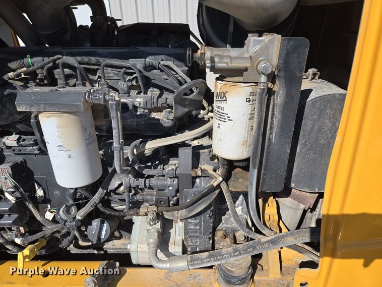 image for item EQ6567 2015 Vermeer RTX1250 rock saw