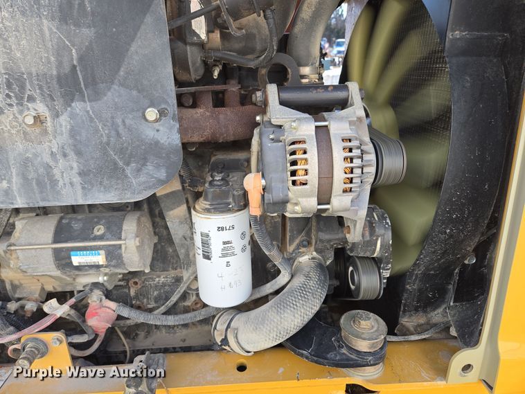 image for item EQ6567 2015 Vermeer RTX1250 rock saw