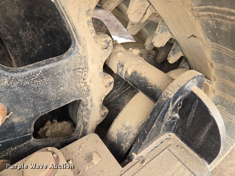 image for item EQ6567 2015 Vermeer RTX1250 rock saw