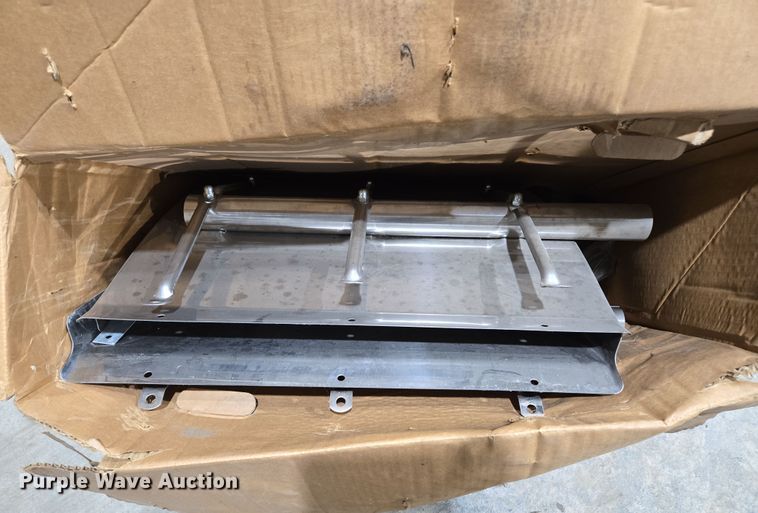 image for item EQ6571 Truck parts 