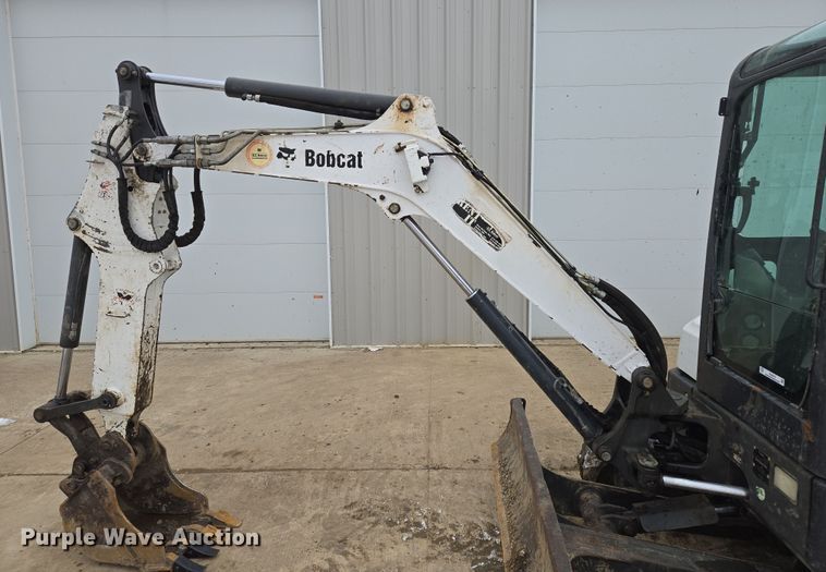 image for item EQ6575 2014 Bobcat  E35 mini excavator