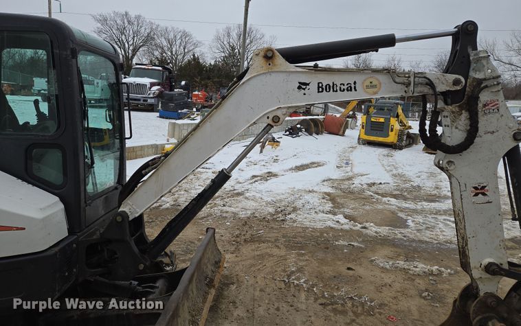 image for item EQ6575 2014 Bobcat  E35 mini excavator