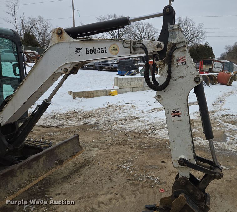 image for item EQ6575 2014 Bobcat  E35 mini excavator