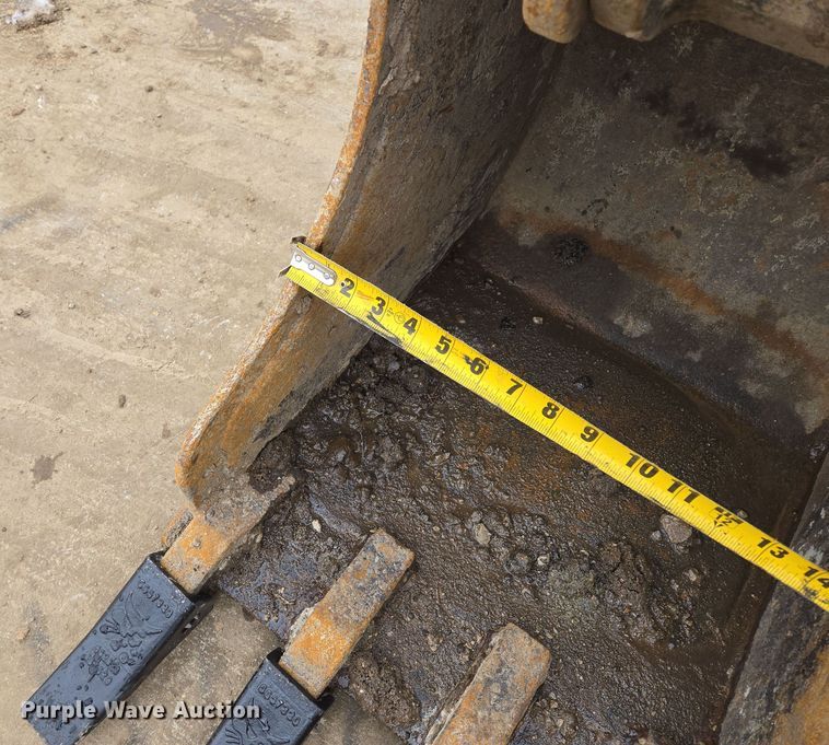 image for item EQ6575 2014 Bobcat  E35 mini excavator