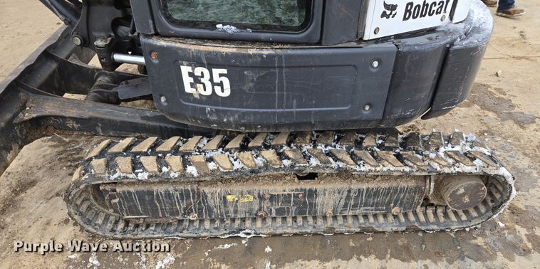 image for item EQ6575 2014 Bobcat  E35 mini excavator