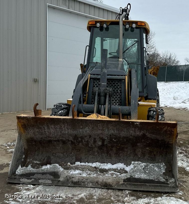 image for item EQ6576 2009 John Deere 410J backhoe