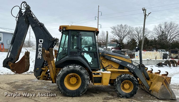 image for item EQ6576 2009 John Deere 410J backhoe