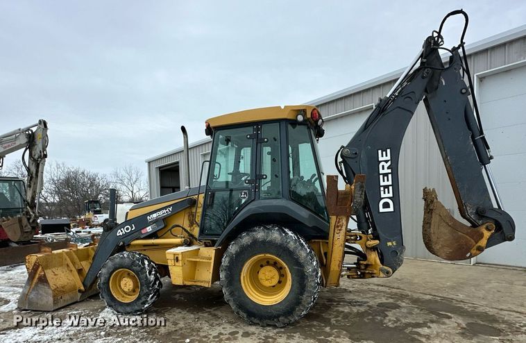 image for item EQ6576 2009 John Deere 410J backhoe