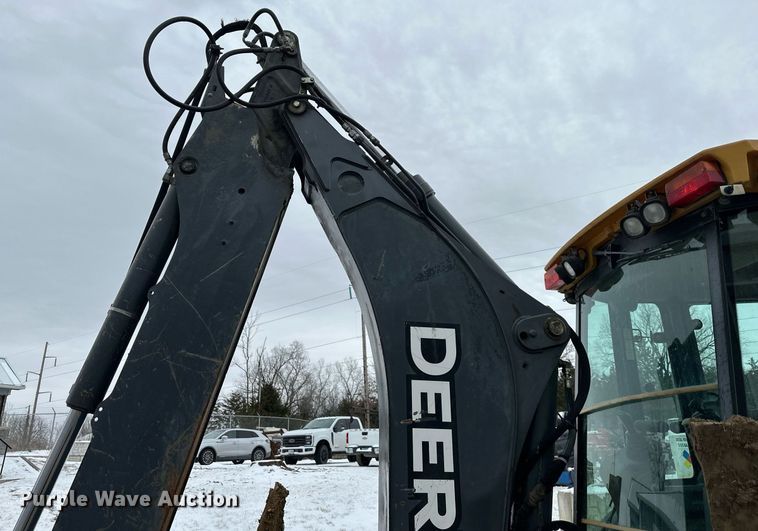 image for item EQ6576 2009 John Deere 410J backhoe