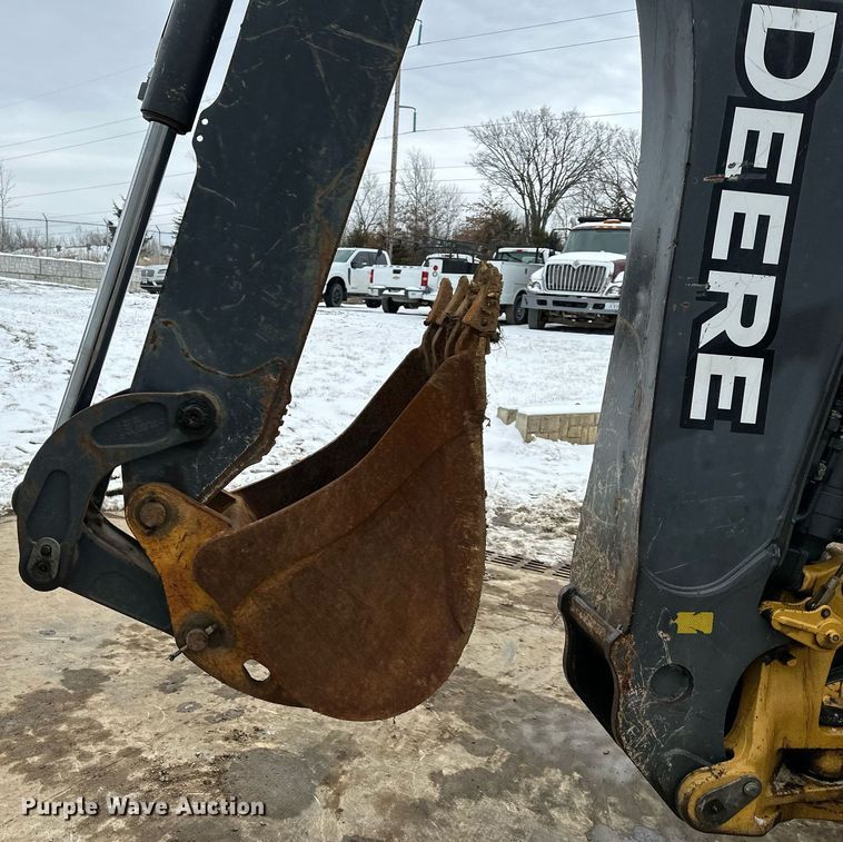 image for item EQ6576 2009 John Deere 410J backhoe