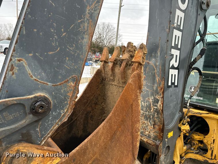 image for item EQ6576 2009 John Deere 410J backhoe