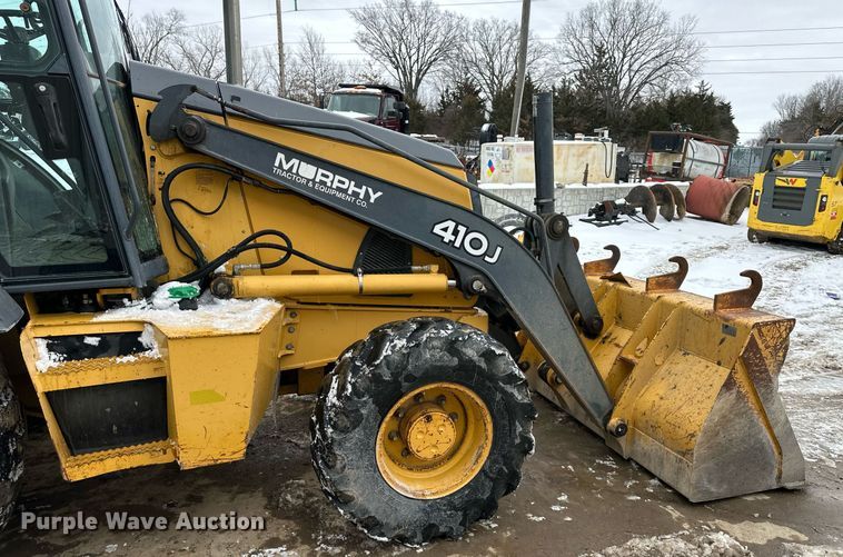 image for item EQ6576 2009 John Deere 410J backhoe