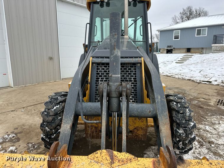 image for item EQ6576 2009 John Deere 410J backhoe