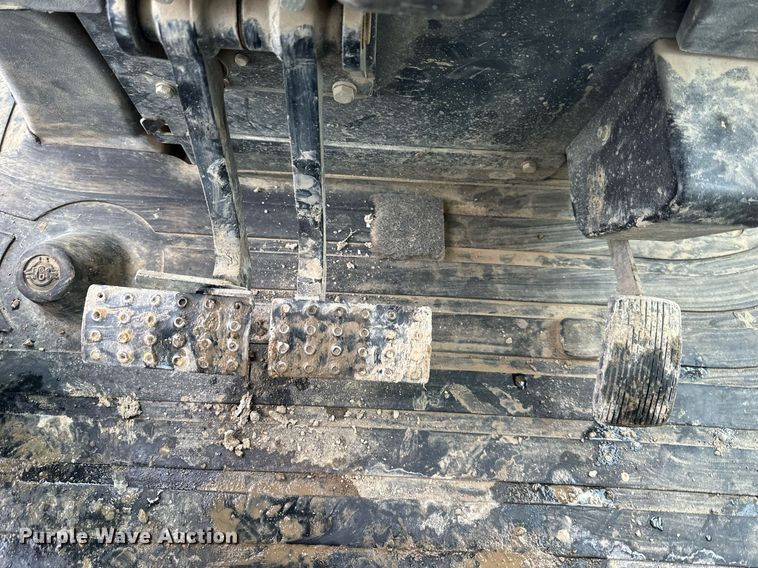 image for item EQ6576 2009 John Deere 410J backhoe