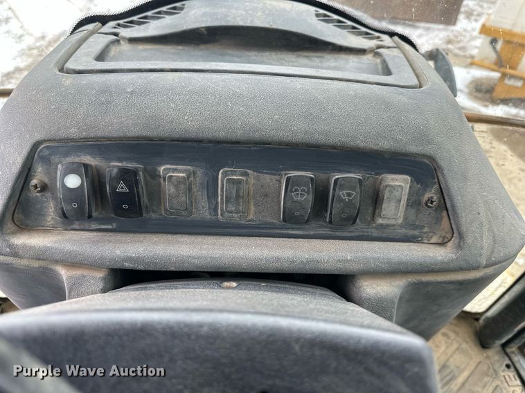 image for item EQ6576 2009 John Deere 410J backhoe