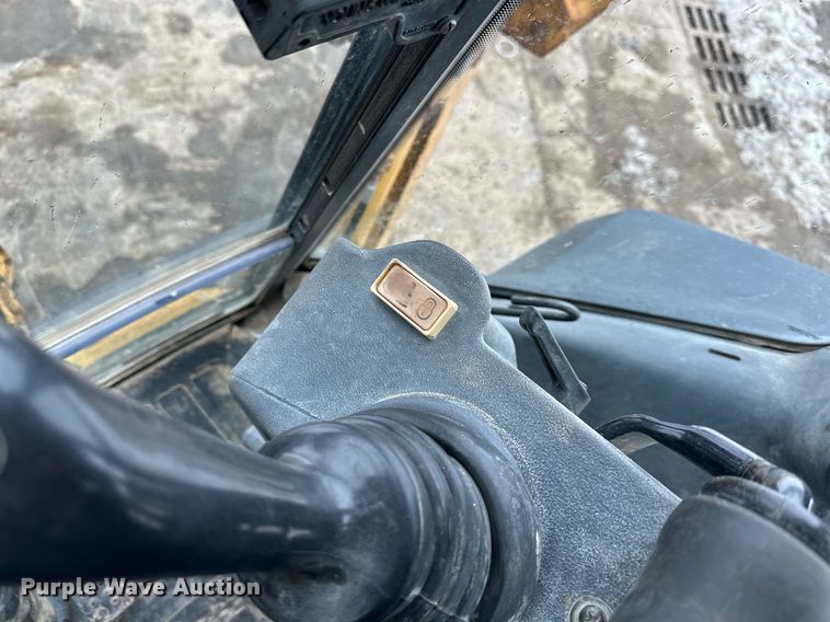 image for item EQ6576 2009 John Deere 410J backhoe