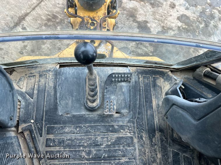 image for item EQ6576 2009 John Deere 410J backhoe