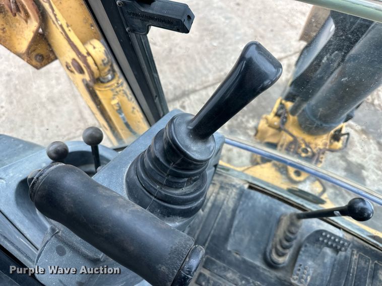 image for item EQ6576 2009 John Deere 410J backhoe