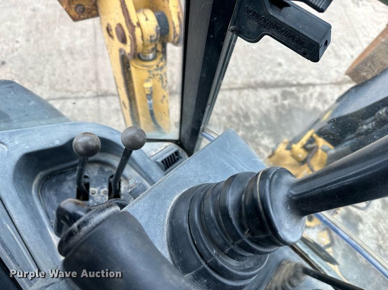 image for item EQ6576 2009 John Deere 410J backhoe