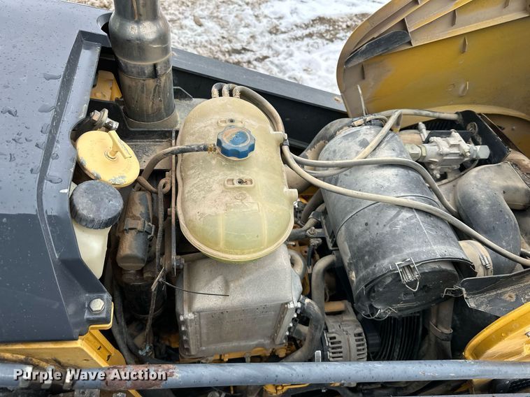 image for item EQ6576 2009 John Deere 410J backhoe