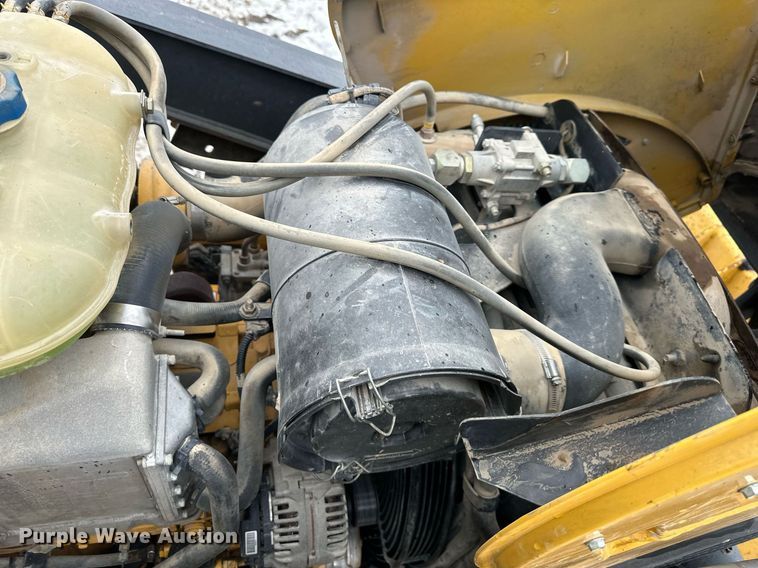 image for item EQ6576 2009 John Deere 410J backhoe