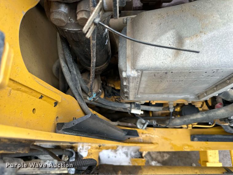 image for item EQ6576 2009 John Deere 410J backhoe