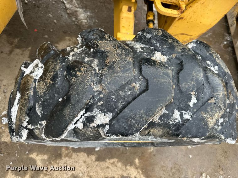 image for item EQ6576 2009 John Deere 410J backhoe