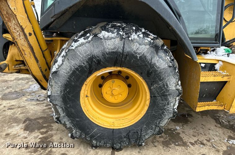 image for item EQ6576 2009 John Deere 410J backhoe