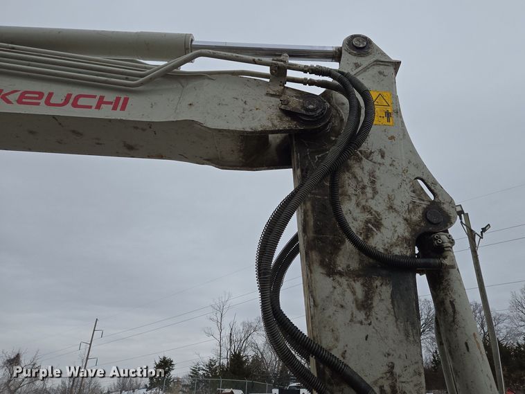 image for item EQ6577 2015 Takeuchi TB280FR mini excavator