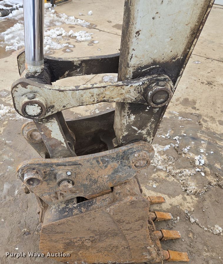 image for item EQ6577 2015 Takeuchi TB280FR mini excavator