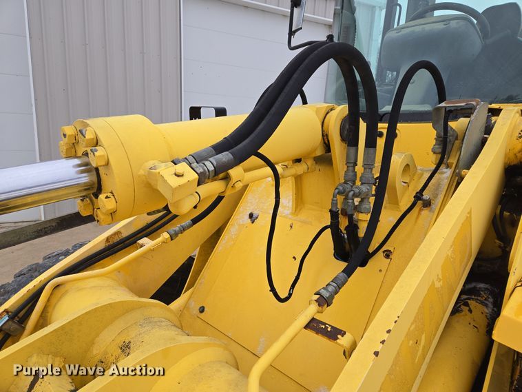 image for item EQ6579 2002 New Holland  LW110 wheel loader