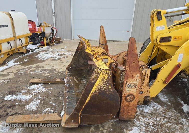 image for item EQ6579 2002 New Holland  LW110 wheel loader