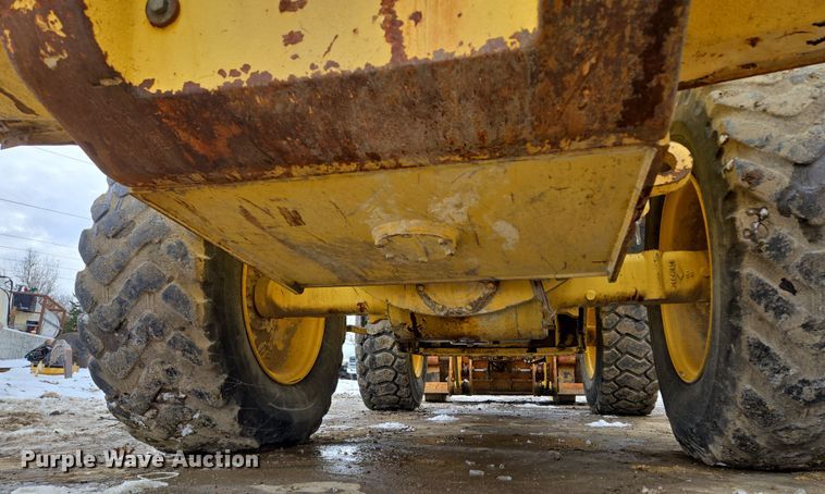 image for item EQ6579 2002 New Holland  LW110 wheel loader