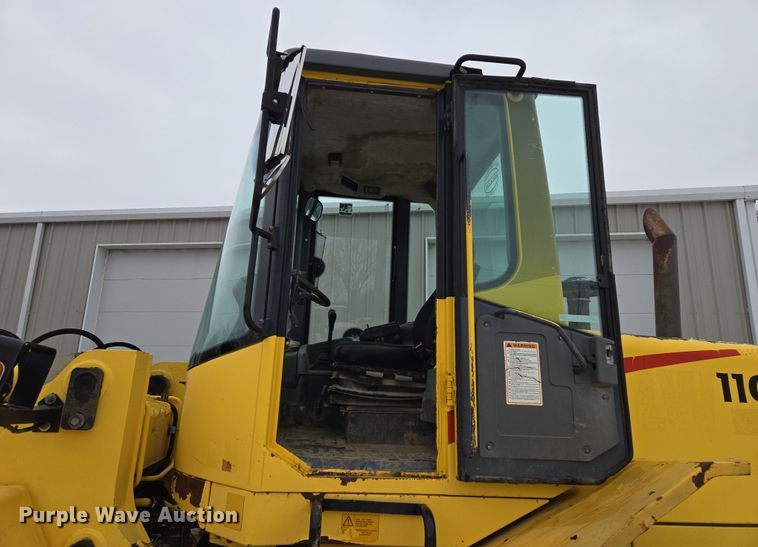 image for item EQ6579 2002 New Holland  LW110 wheel loader