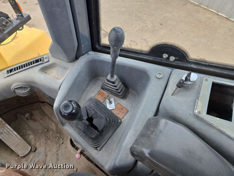 image for item EQ6579 2002 New Holland  LW110 wheel loader