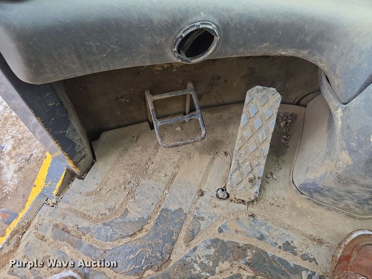 image for item EQ6579 2002 New Holland  LW110 wheel loader