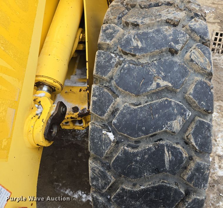 image for item EQ6579 2002 New Holland  LW110 wheel loader