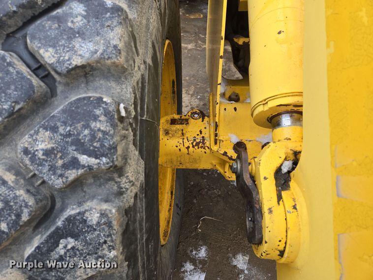 image for item EQ6579 2002 New Holland  LW110 wheel loader