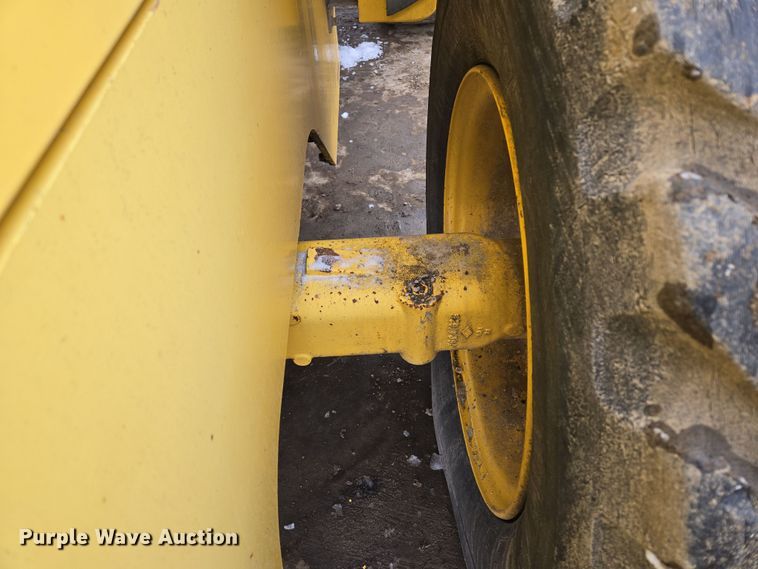 image for item EQ6579 2002 New Holland  LW110 wheel loader