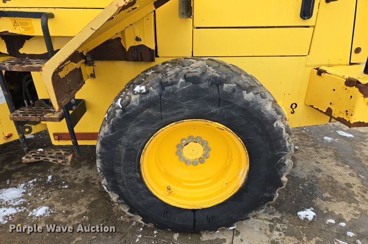 image for item EQ6579 2002 New Holland  LW110 wheel loader