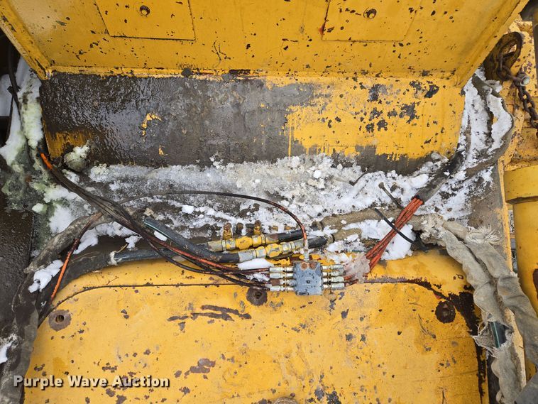 image for item EQ6580 1997 Vermeer  T955 trencher