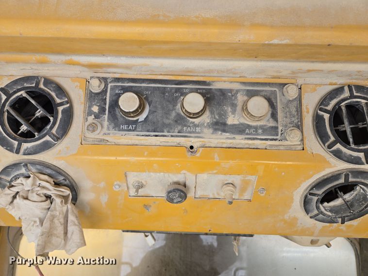 image for item EQ6580 1997 Vermeer  T955 trencher