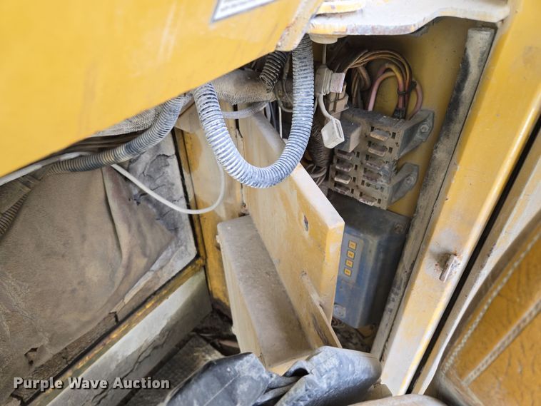 image for item EQ6580 1997 Vermeer  T955 trencher